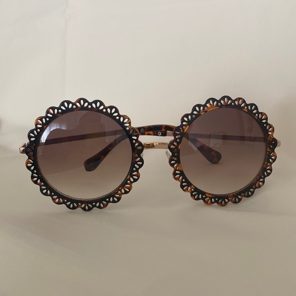 Source Unknown Accessories - Round Retro Tortoise Lace Sunglasses